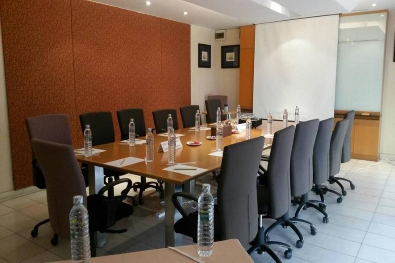 Ziniza The Boutique Service Apartment Bangkok Bagian luar foto